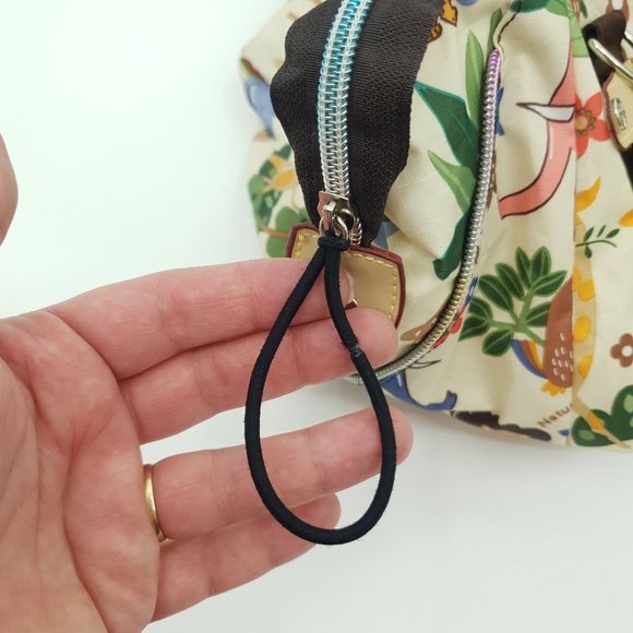 LeSportSac Small Duffle Bag Wild Animal Print Lion Giraffe Elephant Cream - Picture 7 of 12